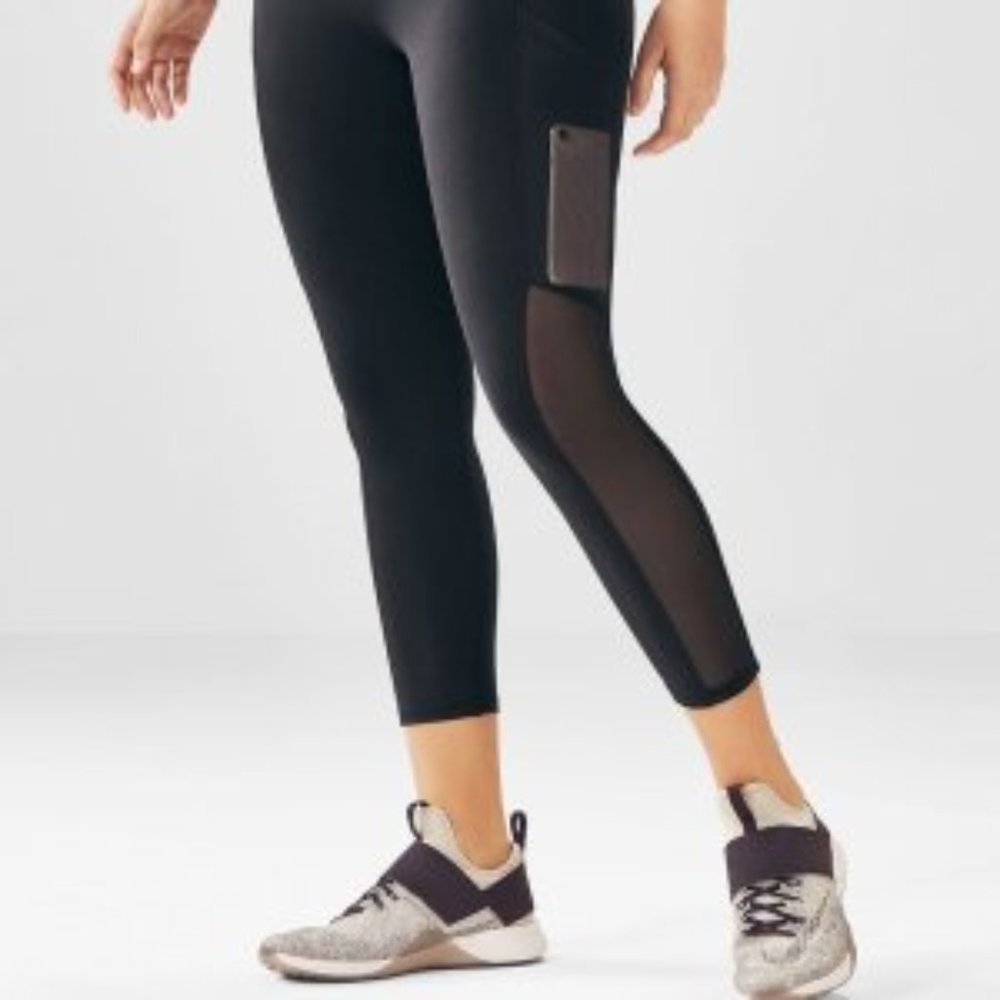 Mila High-Waisted Pocket Workout Capri NWT